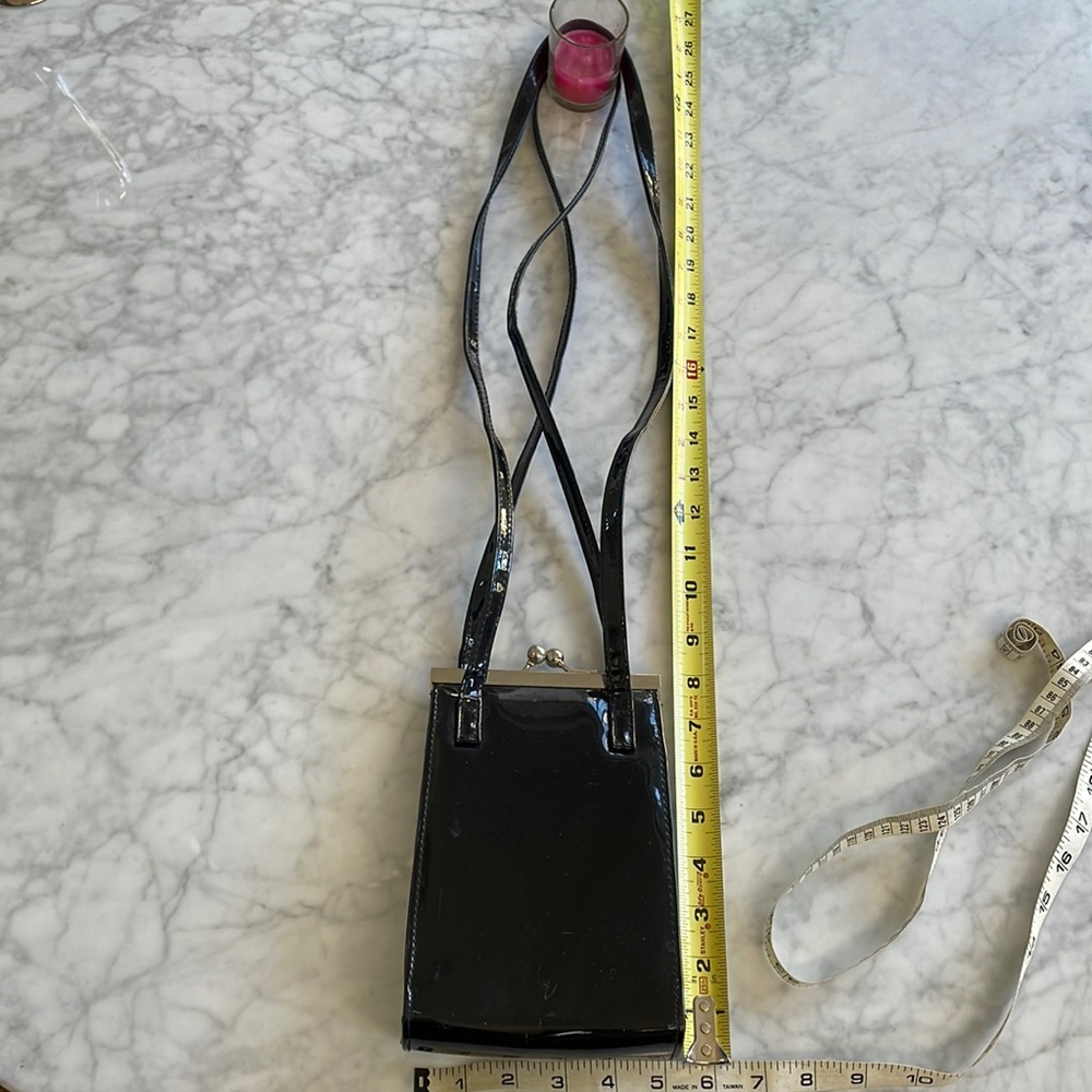 FASHION EXPRESS Black patent leather purse